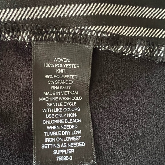 Worthington Petite Black & White Striped Sleeveless Top - Picture 12 of 13